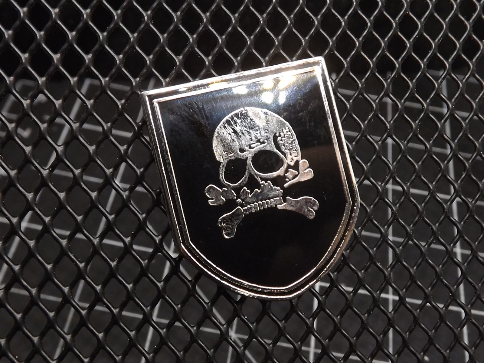s l1600 3861.jpg Skull & Bones Shield Lapel Pin – Black enamel