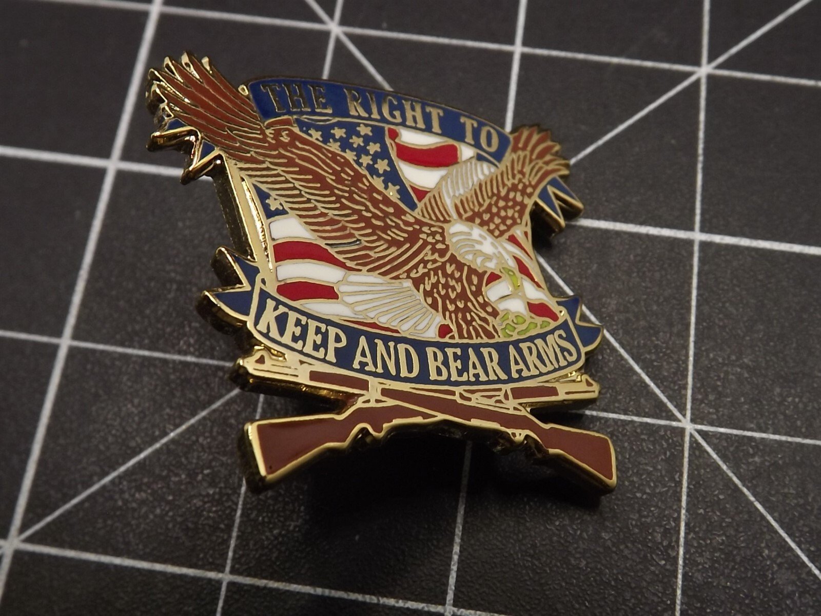 s l1600 3987.jpg "The Right To Keep And Bear Arms" Eagle Lapel Pin – Enamel – photo 2