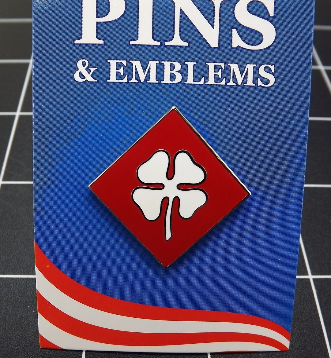 s l1600 4142.jpg U.S. Army Fourth Army Lapel Pin – 1" Enamel