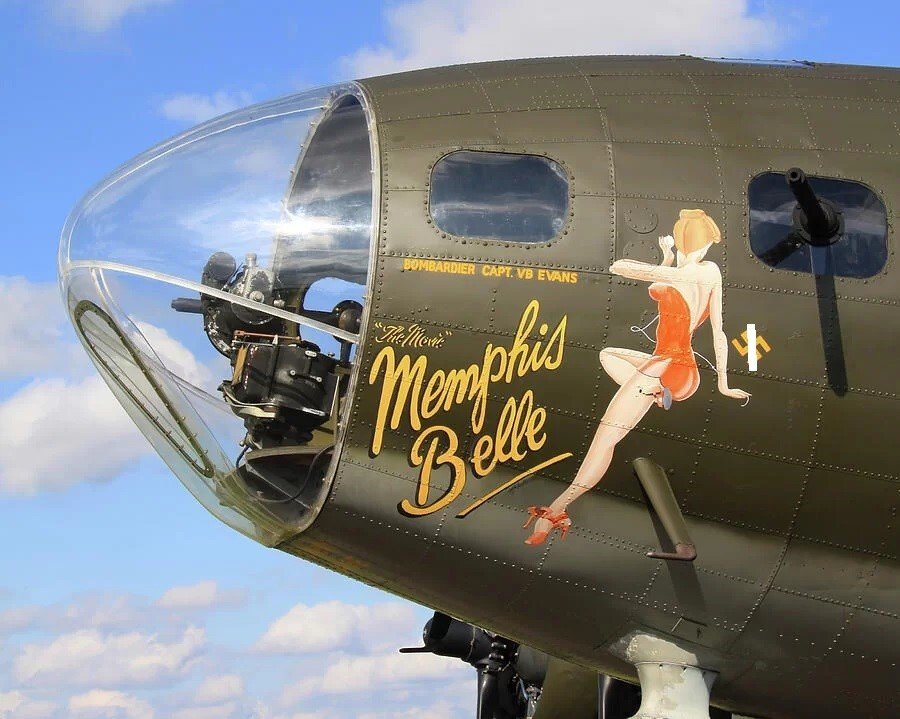 s l1600 4375.jpg "Battling Hornet" Pin-Up Nose Art Lapel Pin – Enamel – photo 4