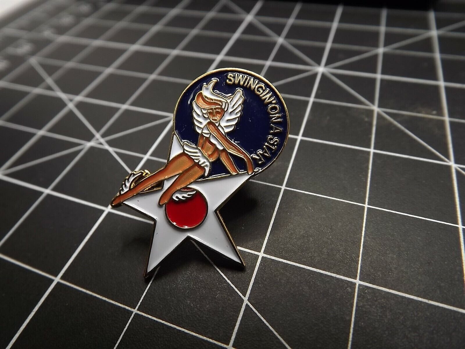s l1600 4402.jpg "Swinging on a Star" Pin-Up Nose Art Lapel Pin – Enamel – photo 2
