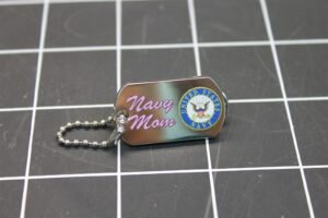 "Navy Mom" Dog Tag Lapel Pin – 15/16" Blue & White Enamel