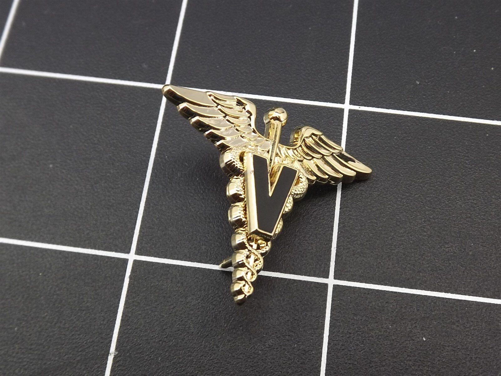 s l1600 4728.jpg Veterinary "V" Caduceus Lapel Pin – 1" Gold Tone – photo 2