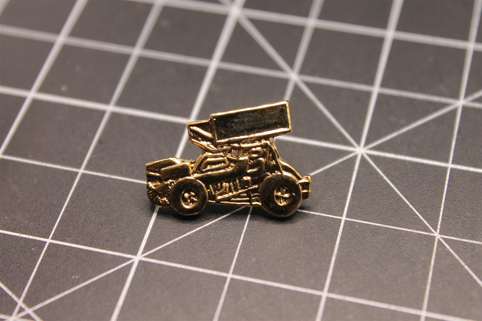 s l1600 4868.jpg Sprint Car Lapel Pin – Gold Tone – photo 3