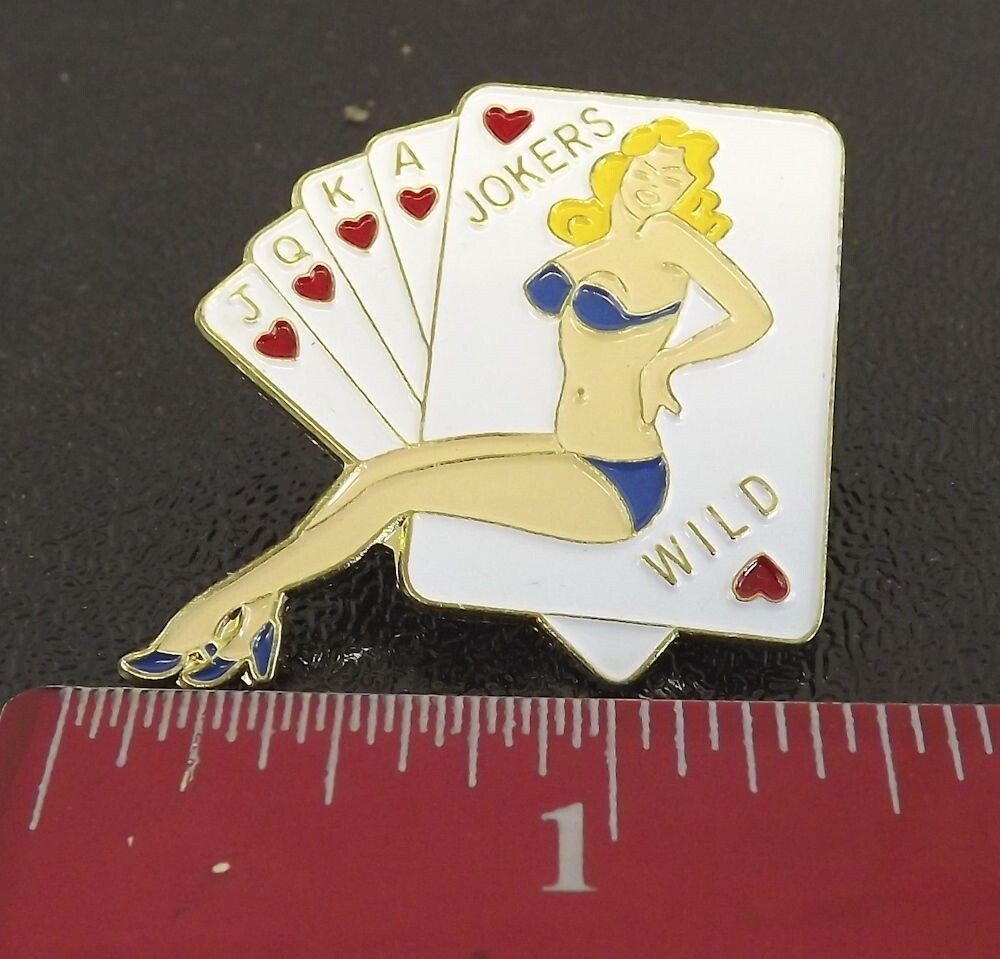 s l1600 5.jpg Jokers Wild pin-up lapel pin – view 2