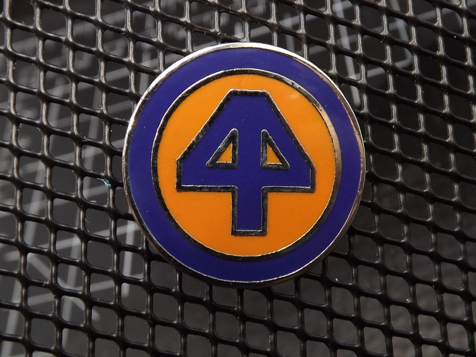 s l1600 5059.jpg Army 44th Infantry Division Lapel Pin – Enamel