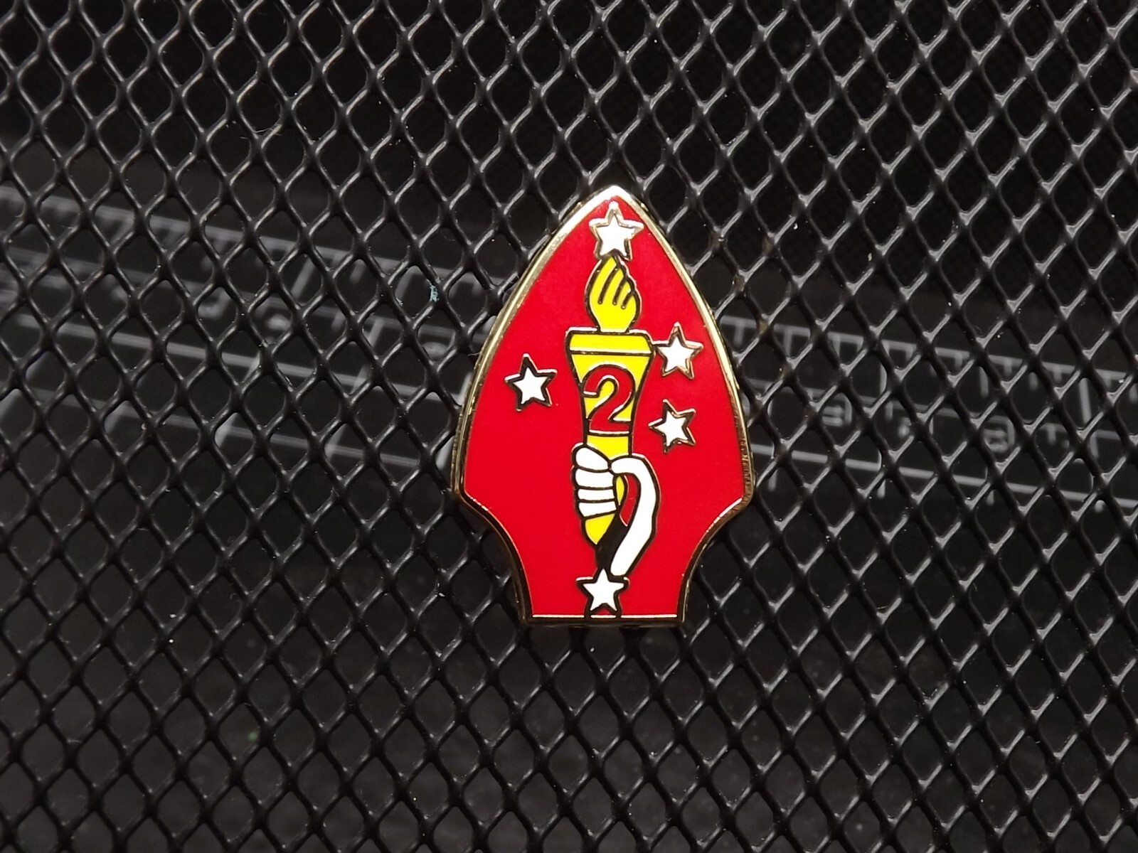 s l1600 5081.jpg USMC 2nd Marine Division Lapel Pin – 1" Enamel Red Spearhead with Torch Division Insignia Hat Pin