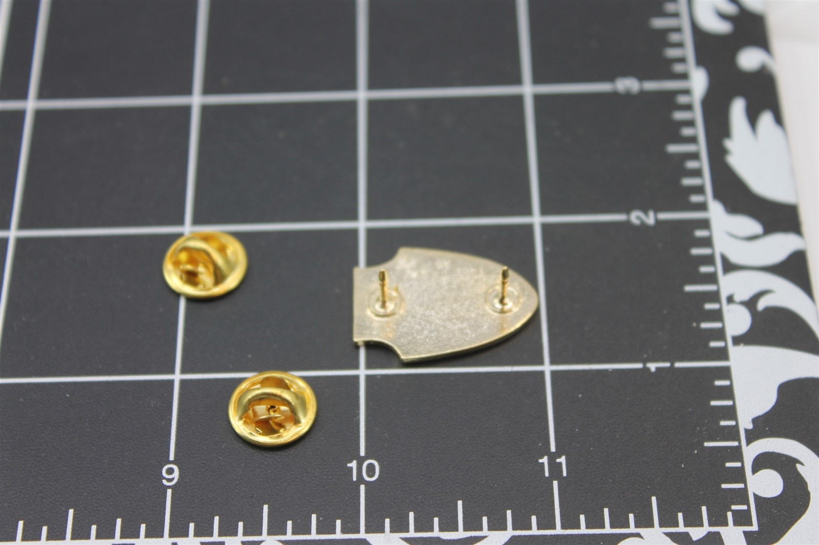 s l1600 5121.jpg USMC 2nd Recon Battalion "Swift, Silent, Deadly" Shield Lapel Pin – Enamel Reconnaissance Hat Pin – view 3