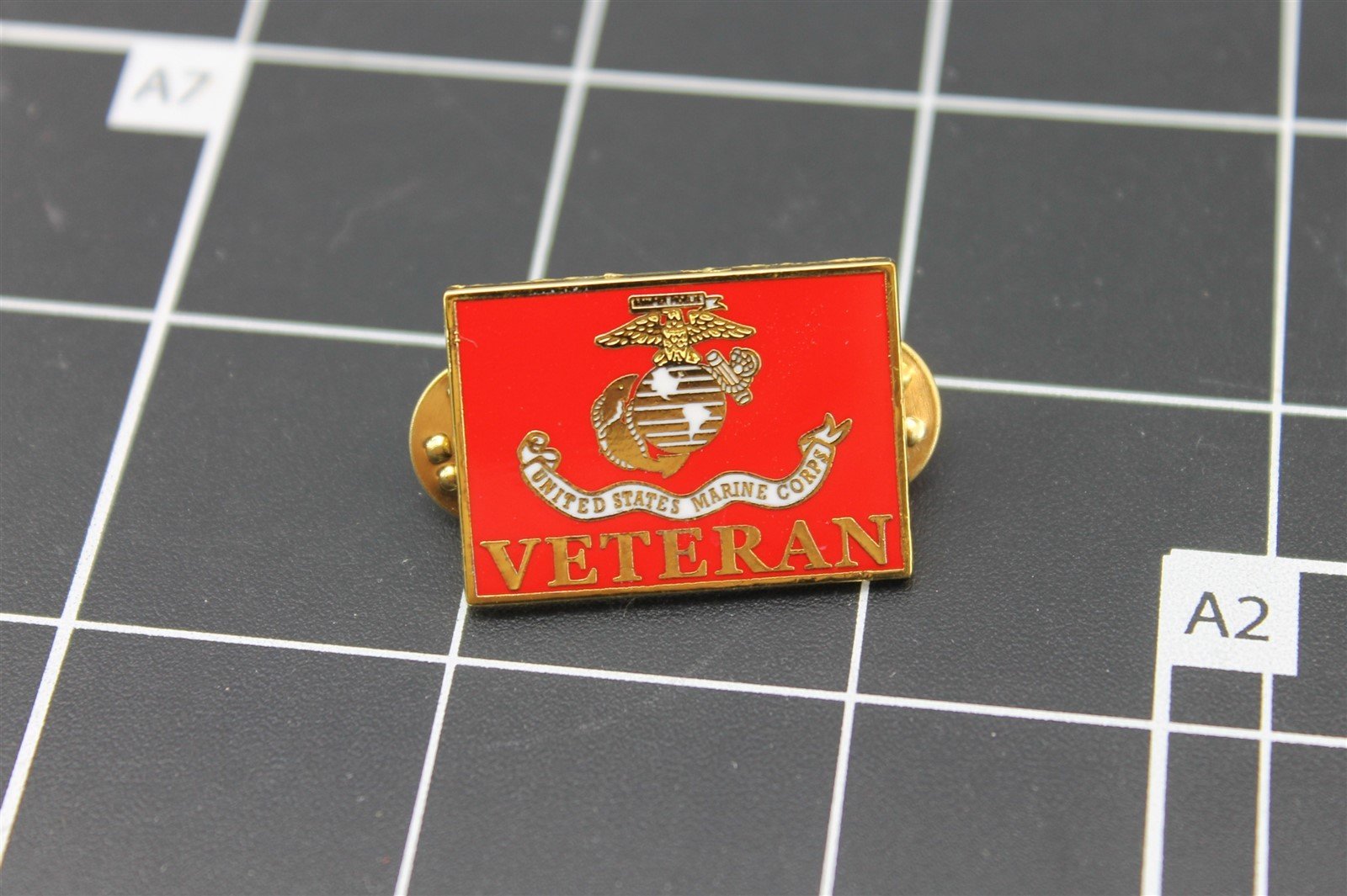 s l1600 5142.jpg USMC Flag "Veteran" Lapel Pin – Enamel Red Marine Corps Flag Veteran Hat Pin