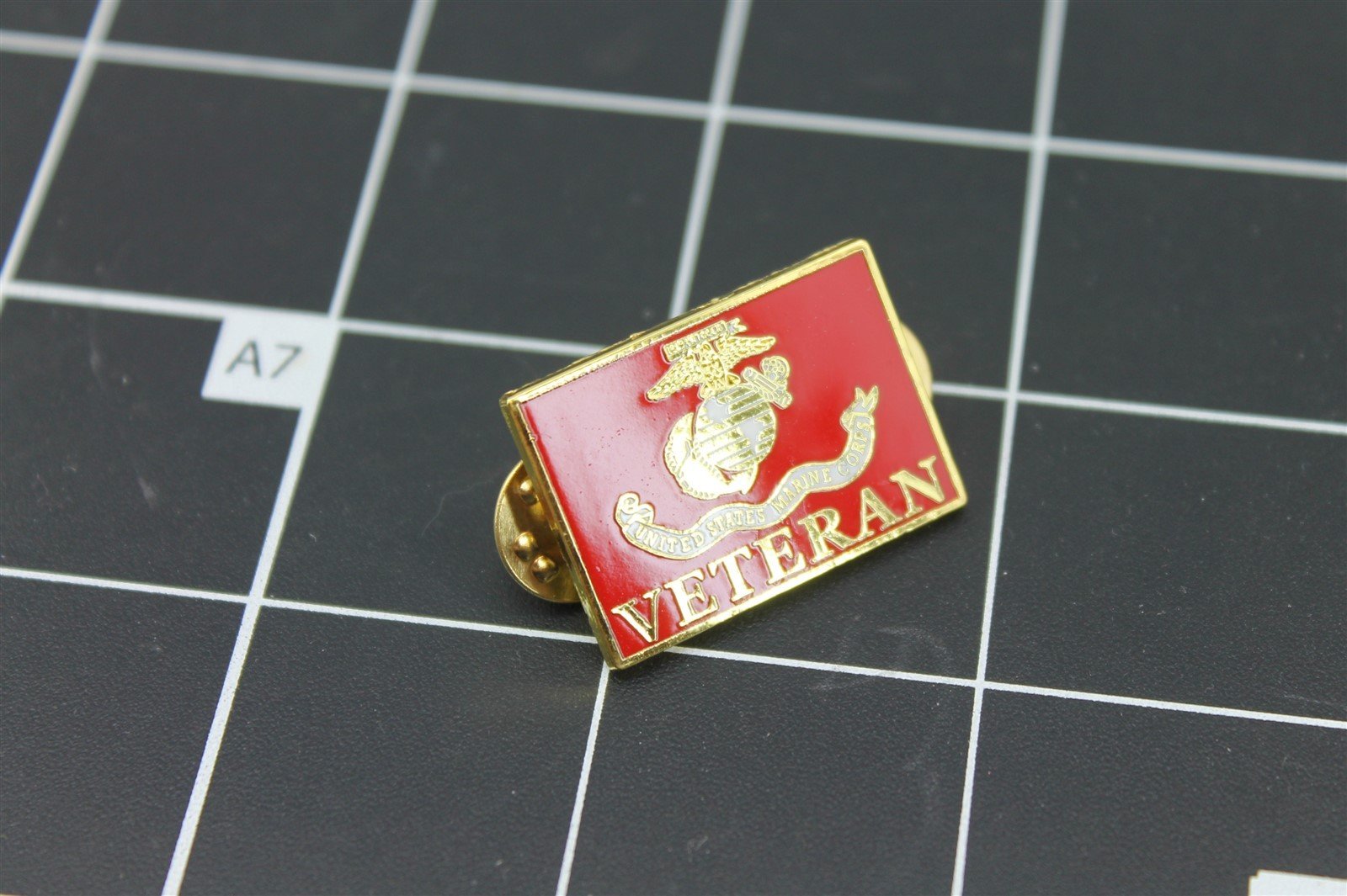 s l1600 5143.jpg USMC Flag "Veteran" Lapel Pin – Enamel Red Marine Corps Flag Veteran Hat Pin – view 2