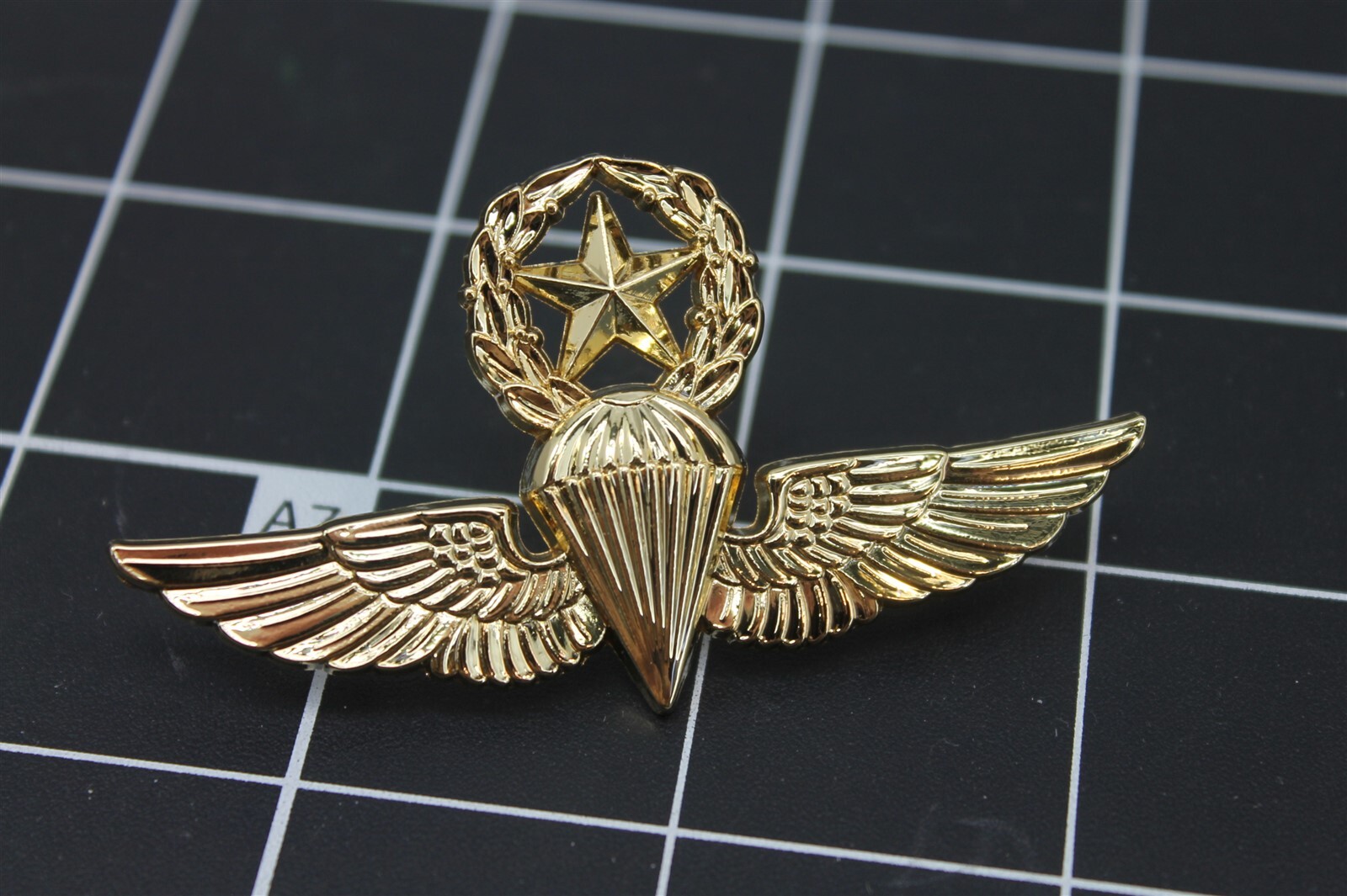s l1600 5149.jpg Navy & Marine Corps Master Parachutist Wings Lapel Pin – Gold-Tone Lapel-Size Jump Wings