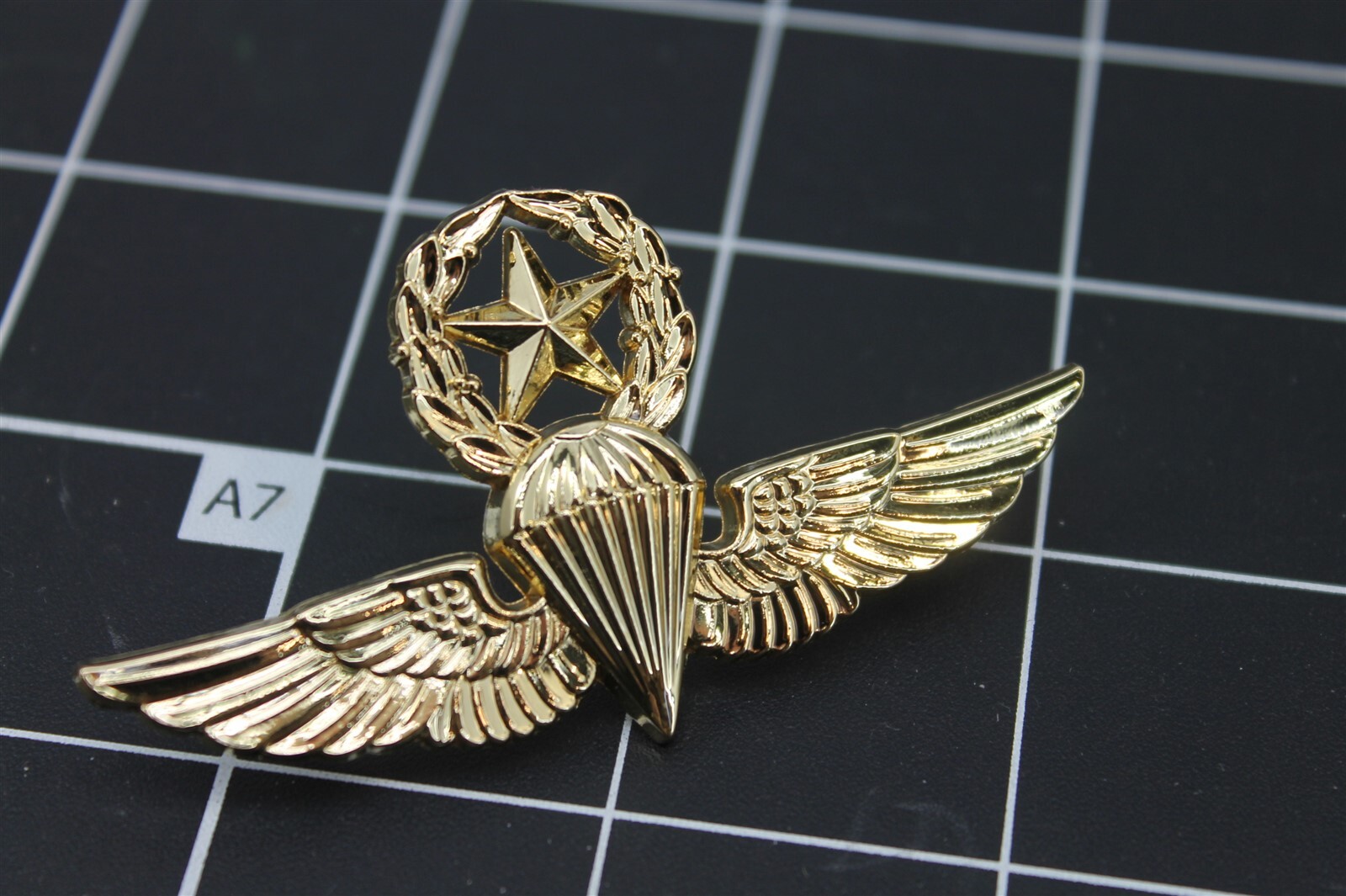 s l1600 5150.jpg Navy & Marine Corps Master Parachutist Wings Lapel Pin – Gold-Tone Lapel-Size Jump Wings – view 2