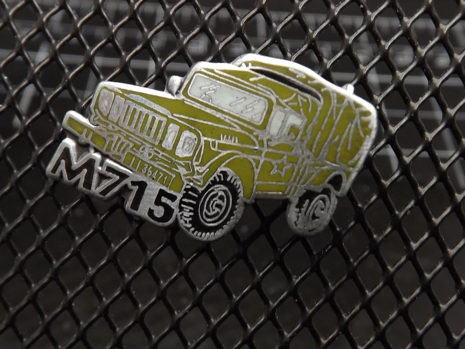 s l1600 5284.jpg M715 Military Jeep Truck Lapel Pin – Enamel