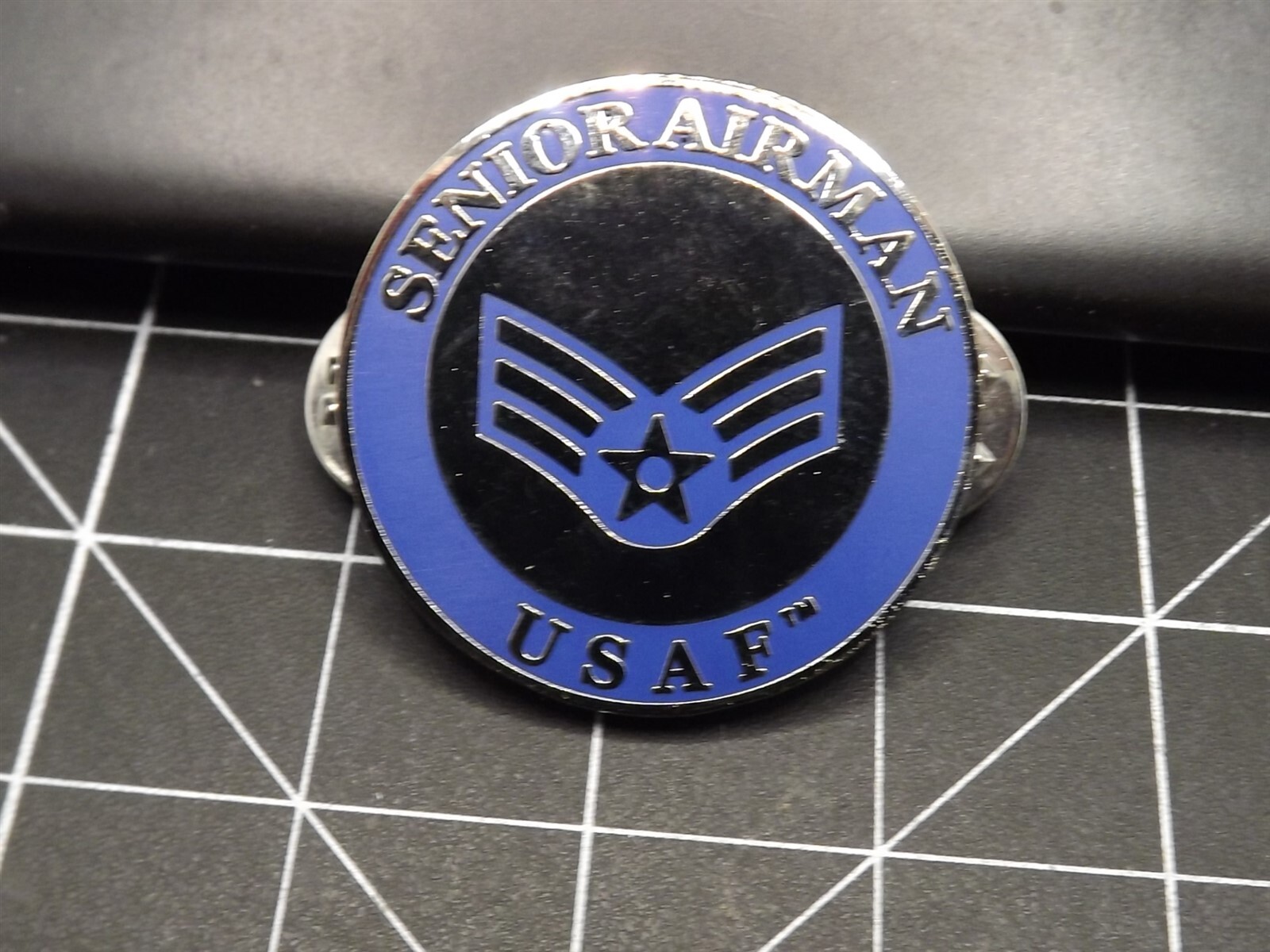 s l1600 5365.jpg U.S. Air Force E-4 Senior Airman Lapel Pin – 1" Enamel – photo 3