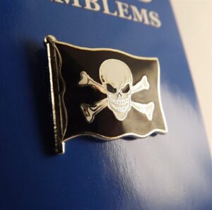Skull & Crossbones Pirate Flag Lapel Pin – 1" Black Enamel