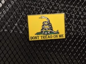 “Don't Tread On Me” Gadsden Flag Lapel Pin