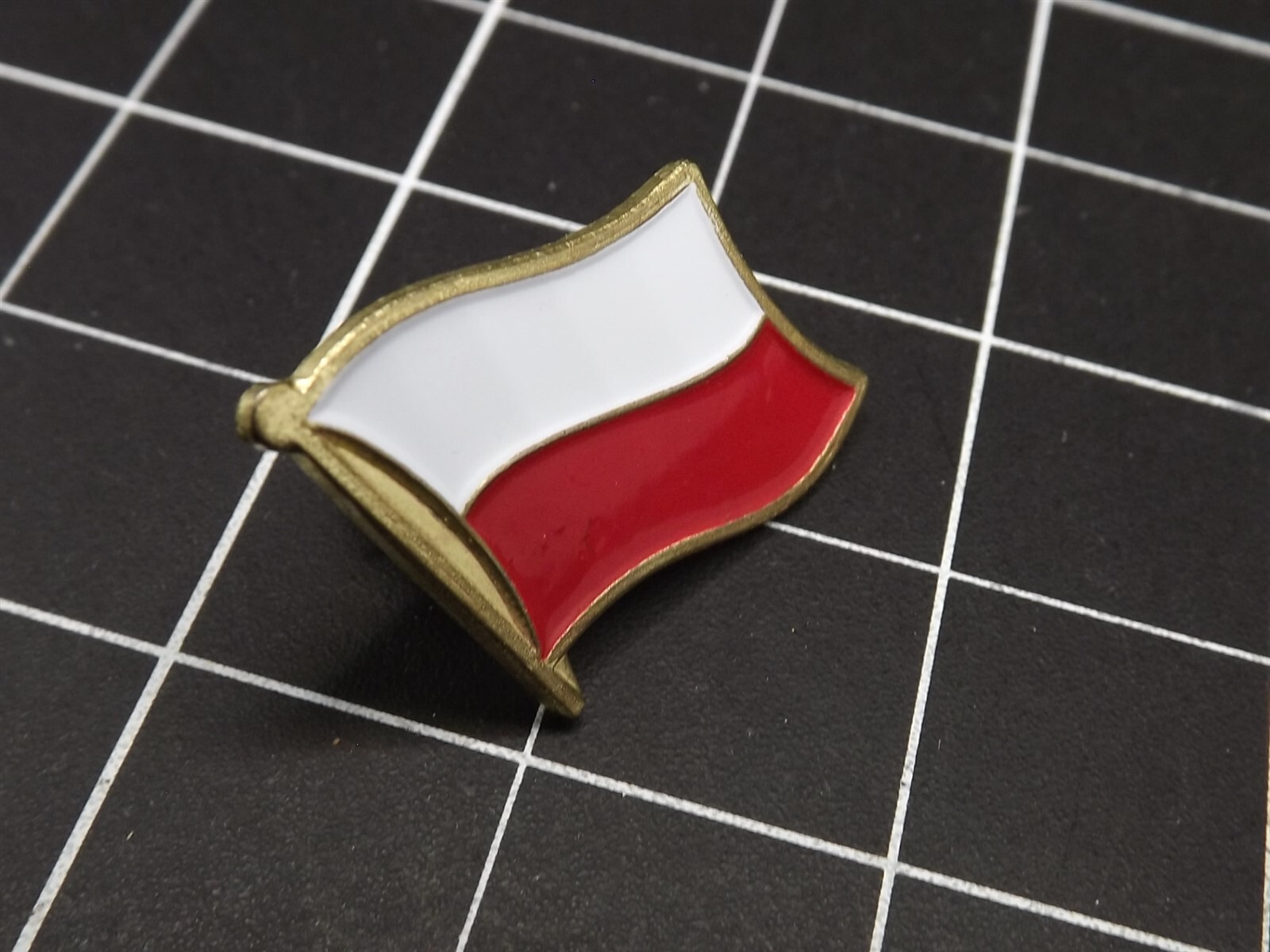s l1600 6395.jpg Russian Federation Flag Lapel Pin – photo 2