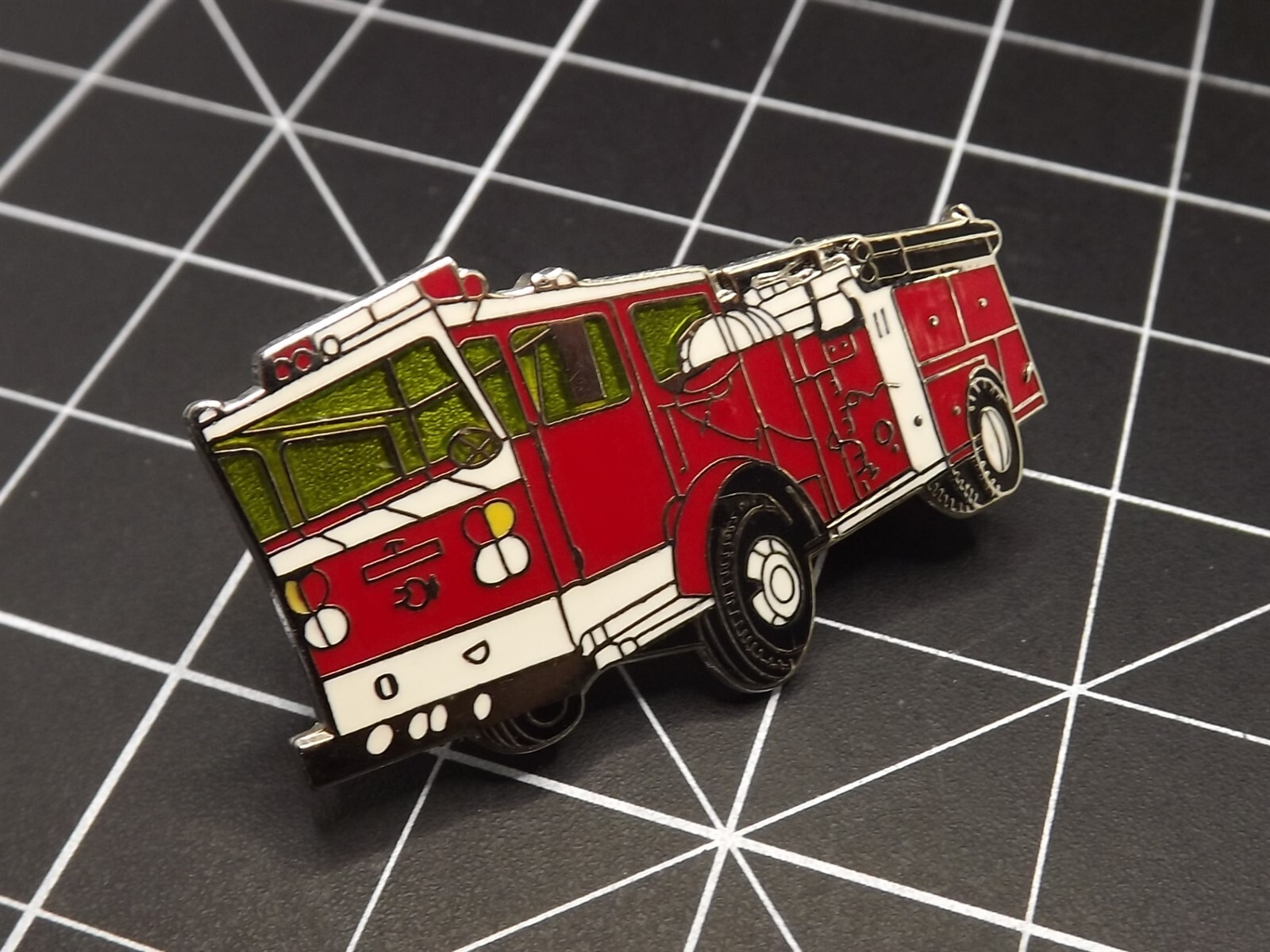 s l1600 6585.jpg Red Fire Truck Lapel Pin