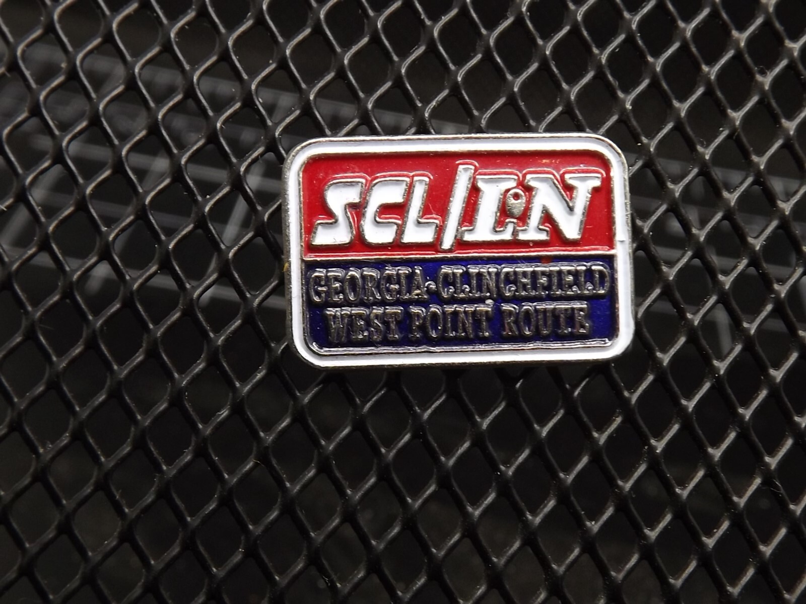 s l1600 6669.jpg Seaboard Coast Line (SCL) Railroad Lapel Pin