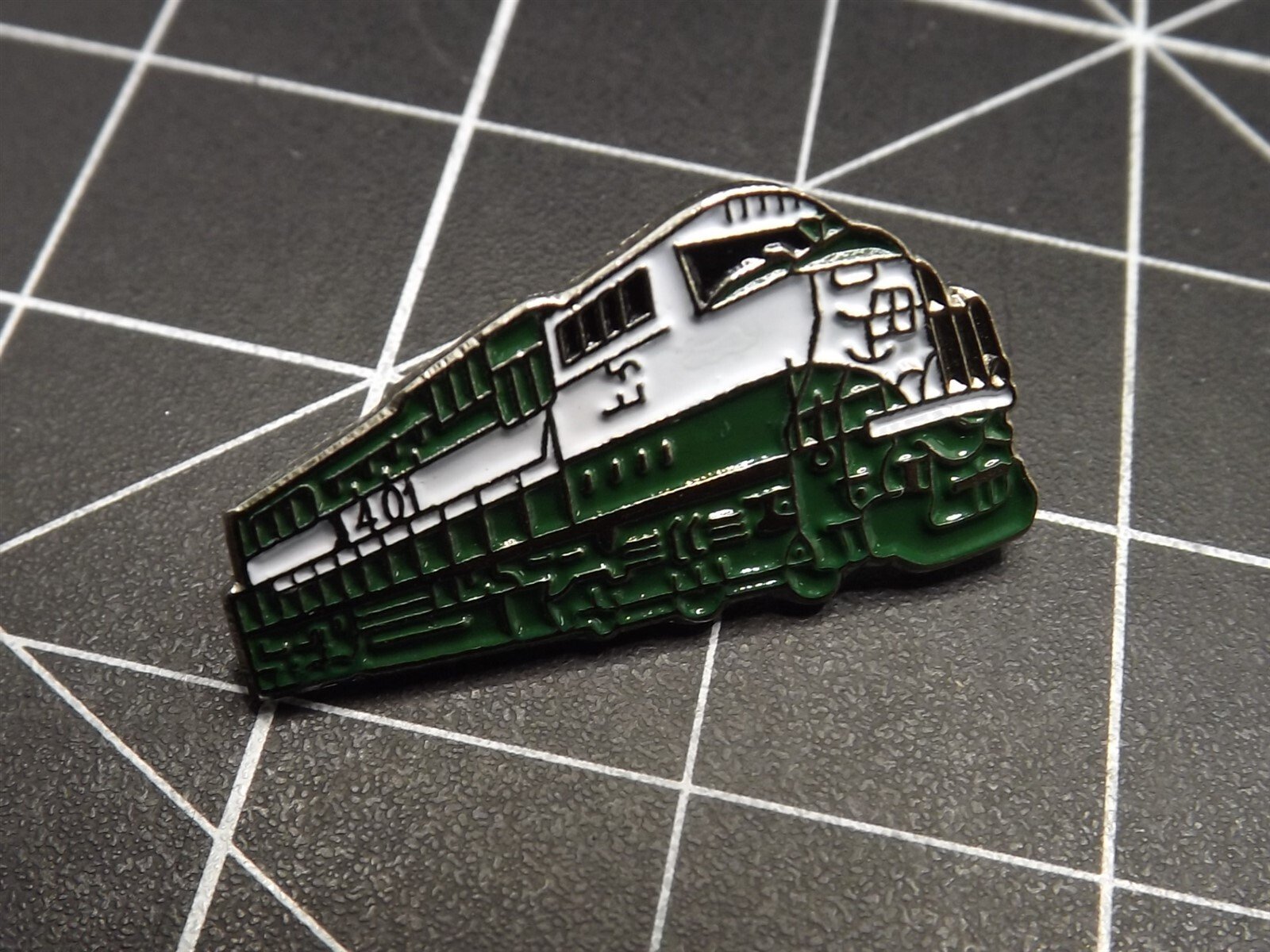 s l1600 6690.jpg Diesel Engine Lapel Pin (Style C)