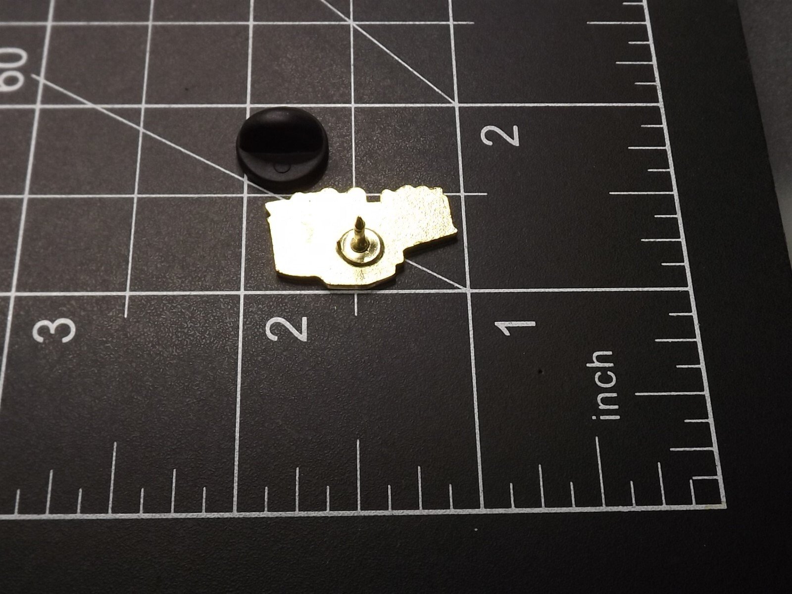 s l1600 6706.jpg Railroad Caboose Lapel Pin (Style C) – photo 3