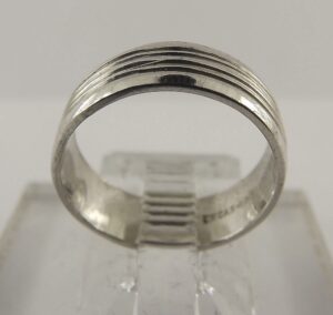 s l1600 9406.jpg