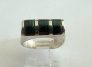s l1600 9477.jpg