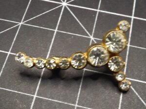 vintage 1960s clear rhinestone brooch gold tone 406200 c1
