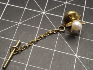 vintage pearl tie tack chain gold tone 406094 c1